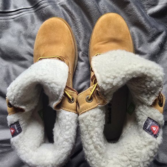 NWOT Womens Timberland Tan Leather Boots with Shearling Lining Sz. 8 - Picture 4 of 7